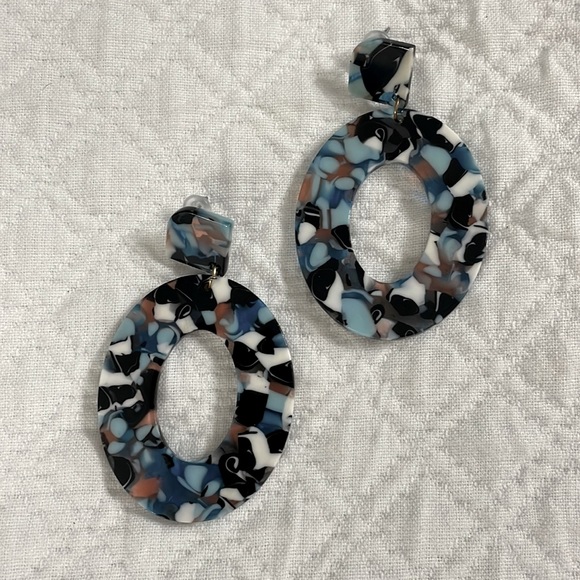 Anthropologie Jewelry - Confetti Patterned Acrylic Oval Drop Earrings 🎊 blue black & white so fun